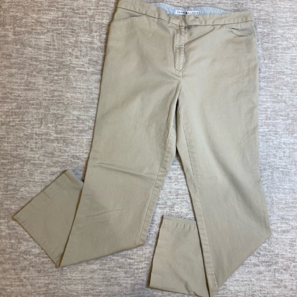 Tommy Hilfiger women’s straight leg khaki pants with stretch size 12